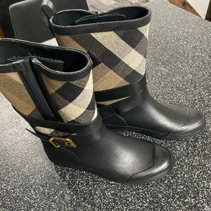 Burberry rain boots size 35